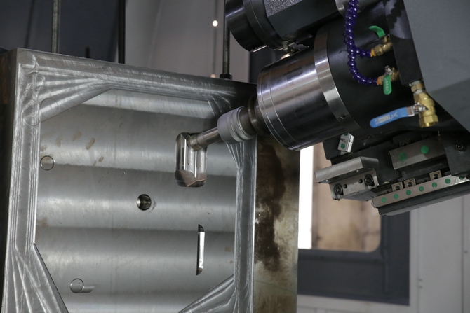 鉆攻一體機的數控系統如何操作？