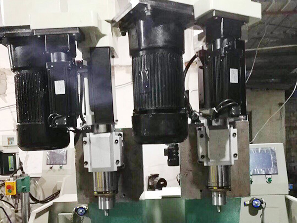 鉆孔機怎么安裝？玻璃鉆孔機爆孔裂孔原因是什么？